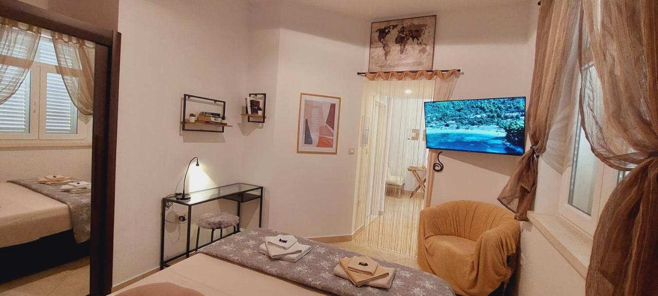Apartments Viva กอร์จูลา ภายนอก รูปภาพ