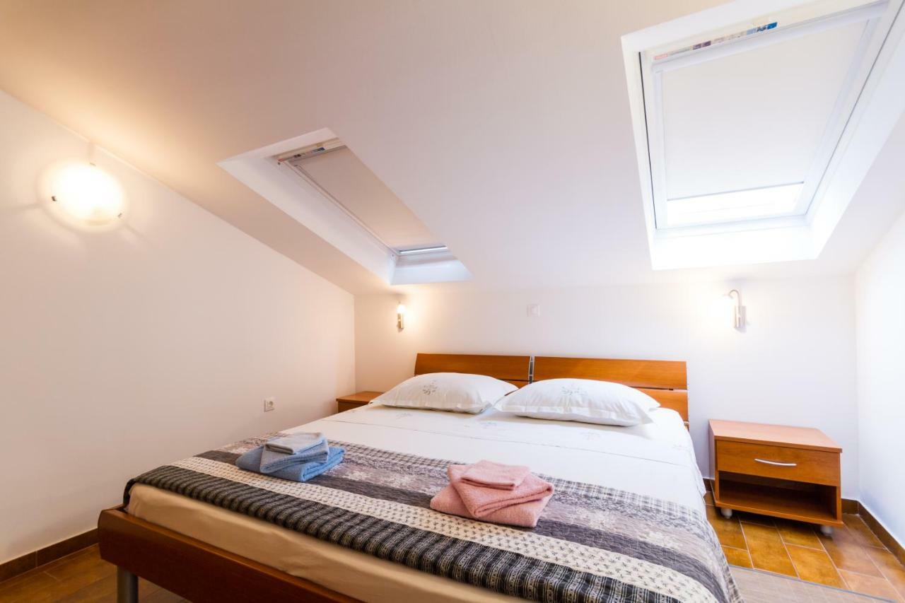 Apartments Viva กอร์จูลา ภายนอก รูปภาพ
