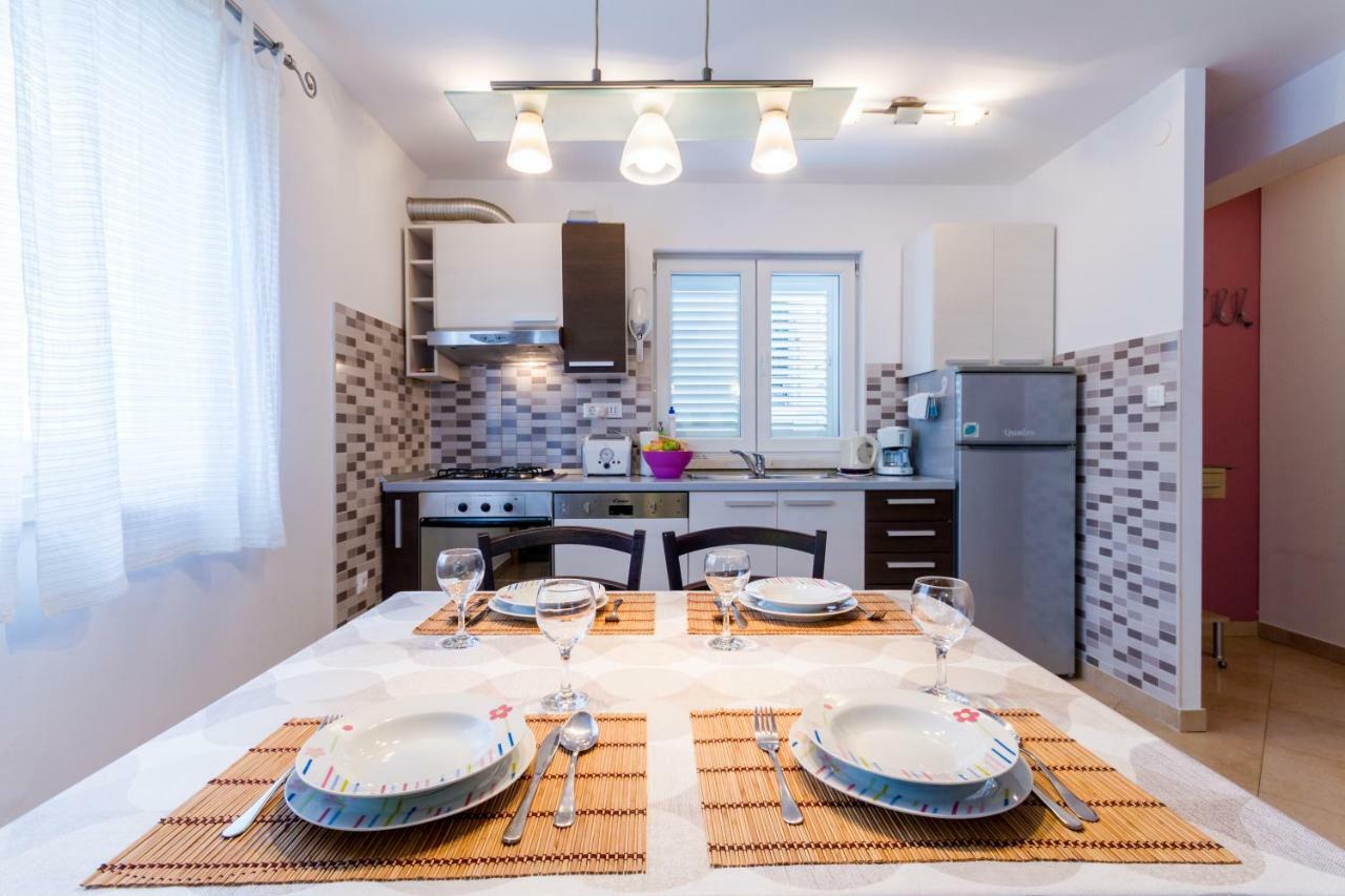 Apartments Viva กอร์จูลา ภายนอก รูปภาพ