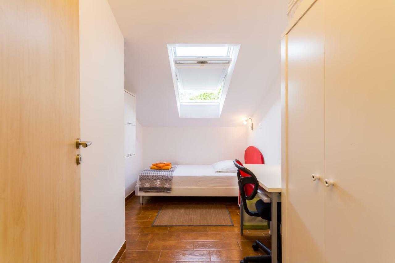 Apartments Viva กอร์จูลา ภายนอก รูปภาพ