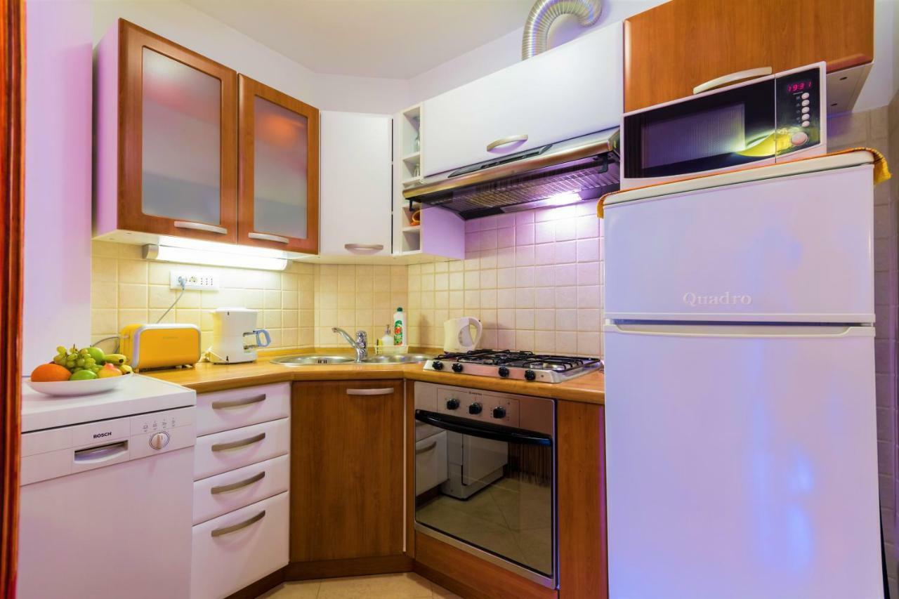 Apartments Viva กอร์จูลา ภายนอก รูปภาพ
